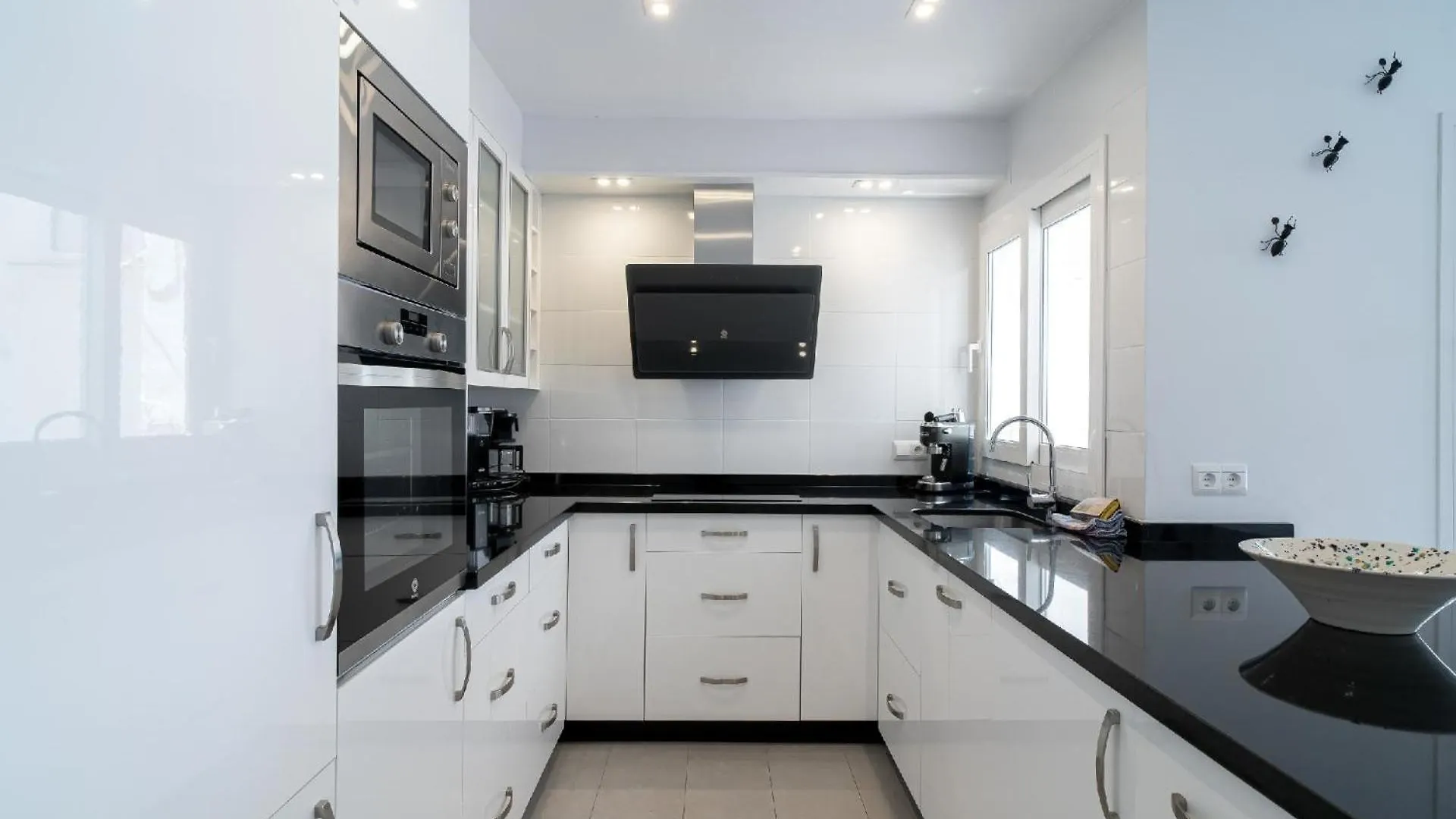 Apartment Ferienwohnung Fuer 6 Personen Ca 105 Qm In Nerja, Andalusien Costa Del Sol