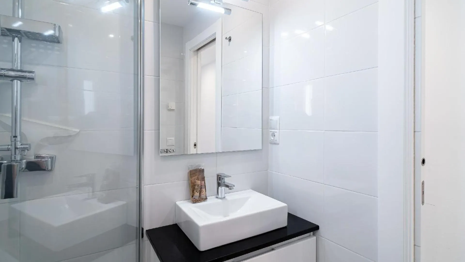Apartment Ferienwohnung Fuer 6 Personen Ca 105 Qm In Nerja, Andalusien Costa Del Sol